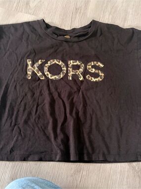 Michael Kors Black CROPPED Tee with Leopard-Print KORS Logo